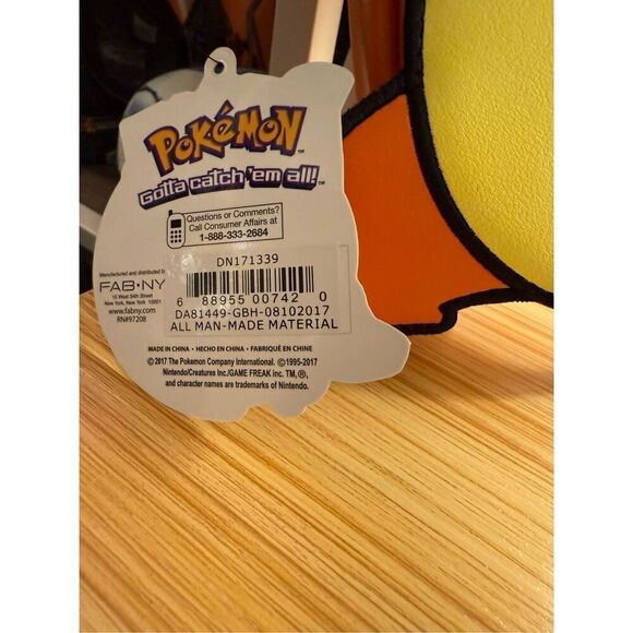 Pokémon Charmander Crossbody Bag by Danielle Nicole (NWT) - Picture 3 of 8